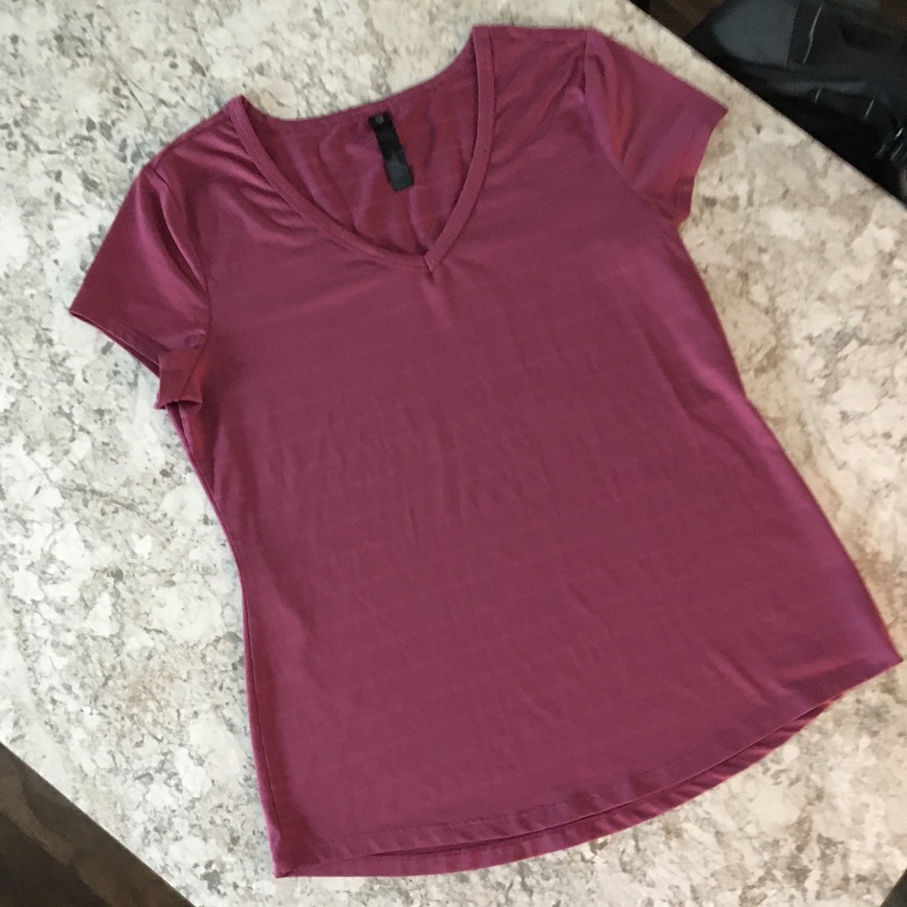 ‼️SOLD‼️ Women’s fitness/workout shirt